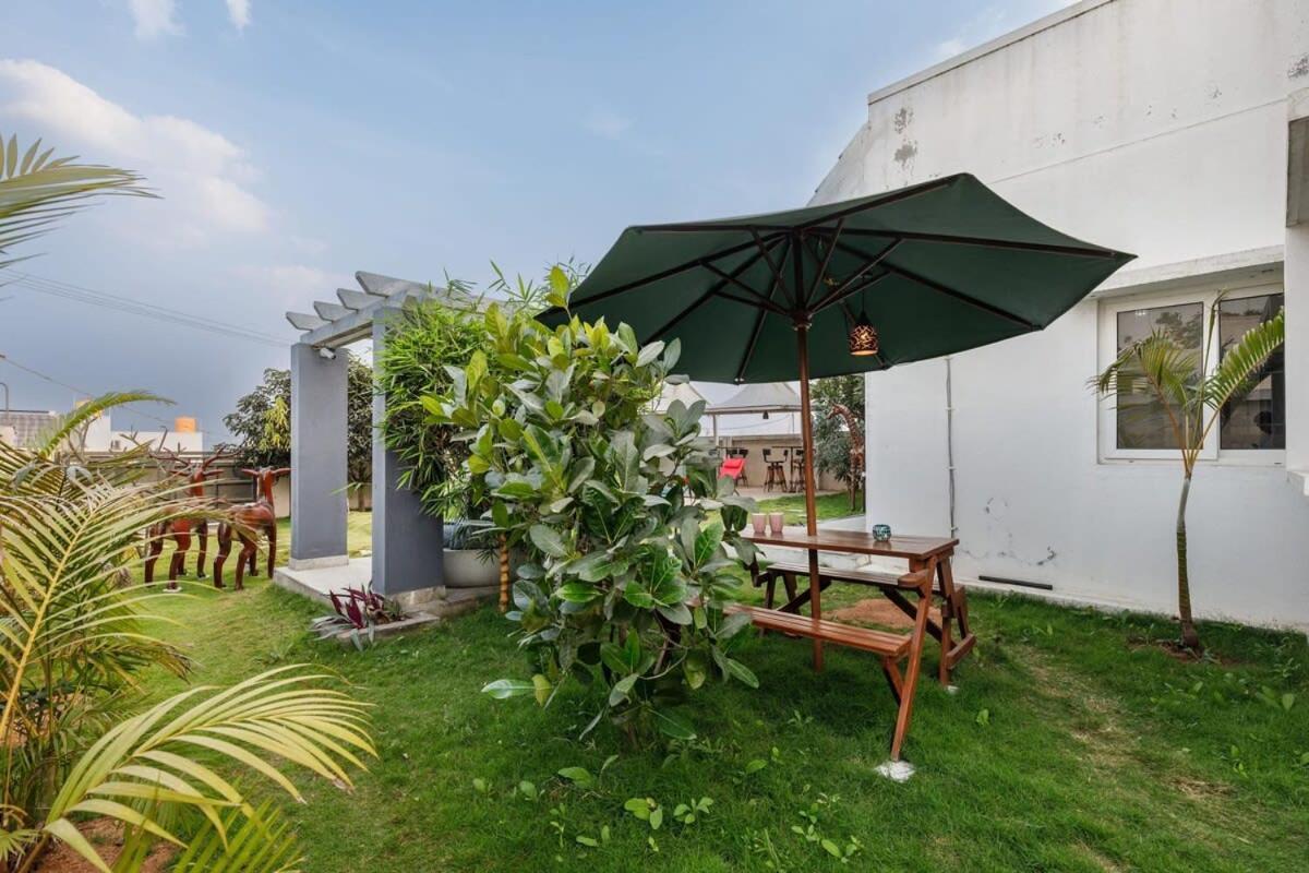 Blue Nest By Stayjadeparty Villalawn Hosūr Exterior foto
